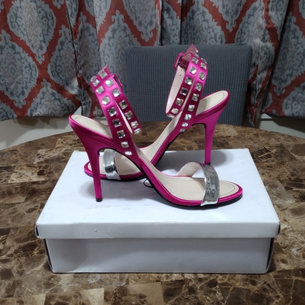 😍Super Adorable NWB Caparros Shoes